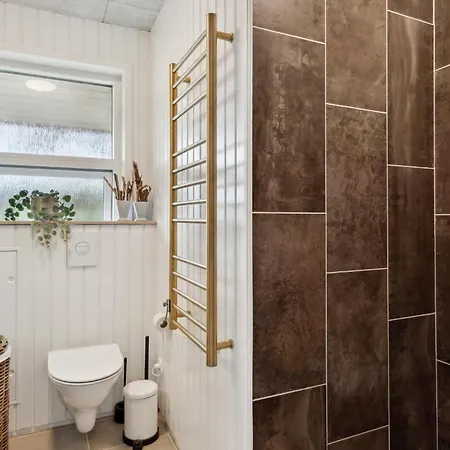 2 Bedroom Pet Friendly In Hemmet