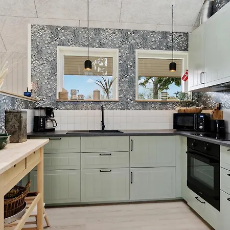 Awesome In With Kitchen Holiday home