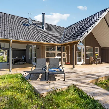Awesome In With Kitchen Holiday home *